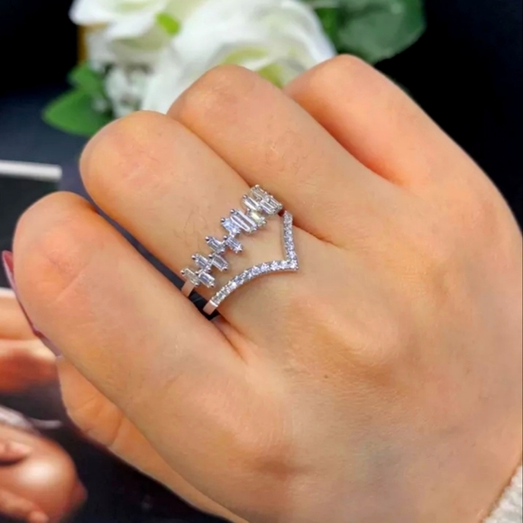 Designer Inlaid Diamonds Ring - Picture 2 of 4